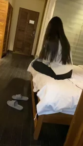 大长腿后入蜜桃臀…同城可推女主
