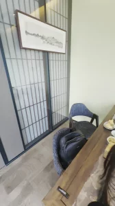 反差贵妇杭州湾落地窗茶馆露出野战（未反锁门）
