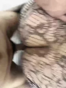 短发离异少妇我的最爱暴力后入
