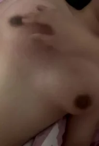骚母狗每天都要被我狠狠的调教大奶，有共同爱好者来