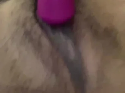 老婆玩小玩具流白浆